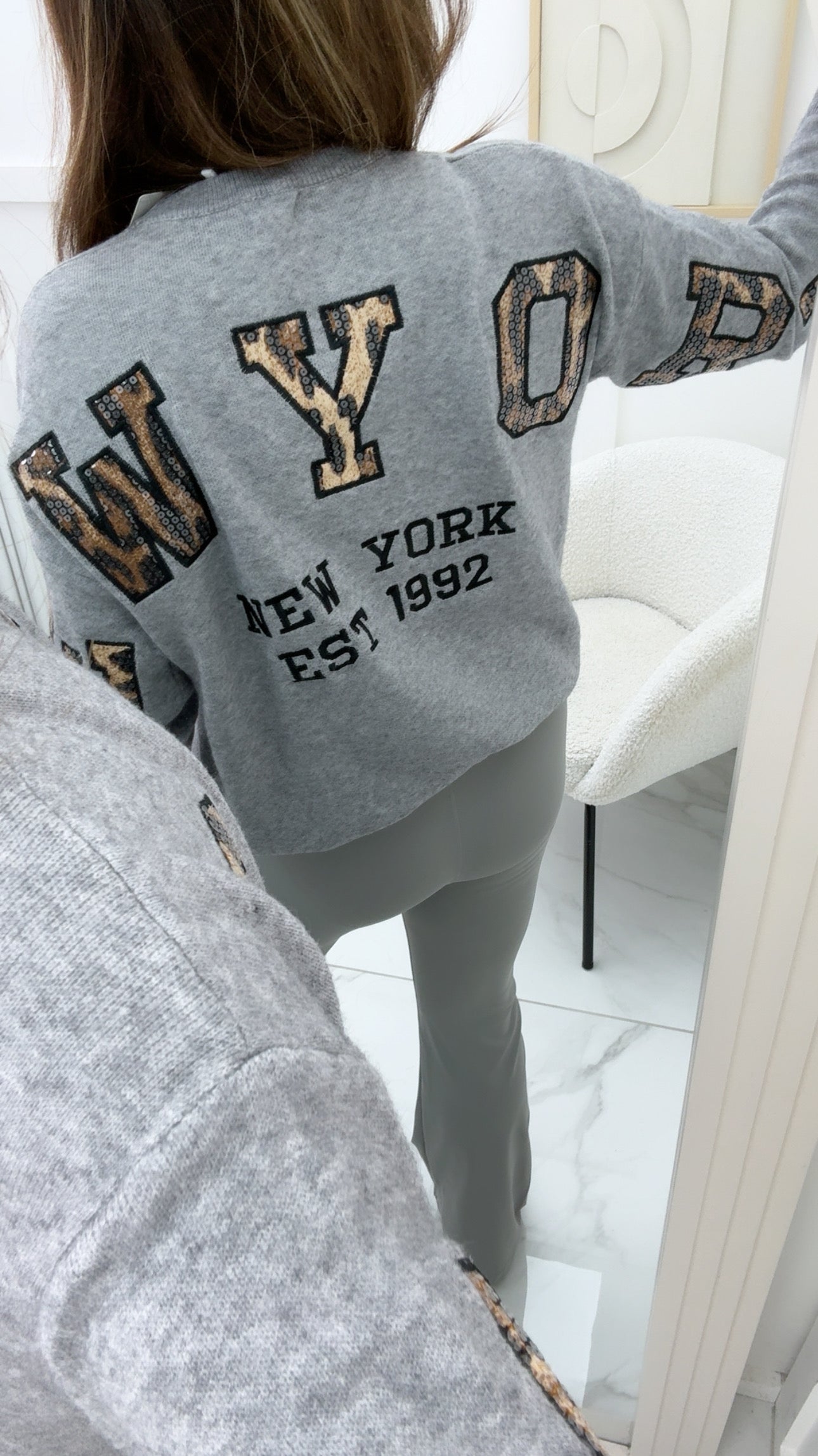 ALYSHA grey knit jumper with leopard print new york slogan