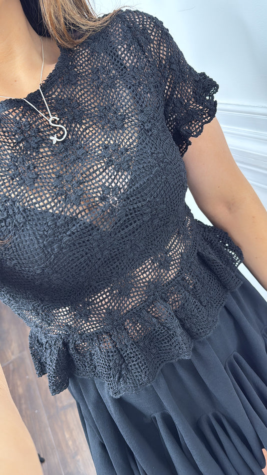 MOLLIE black flower detail top