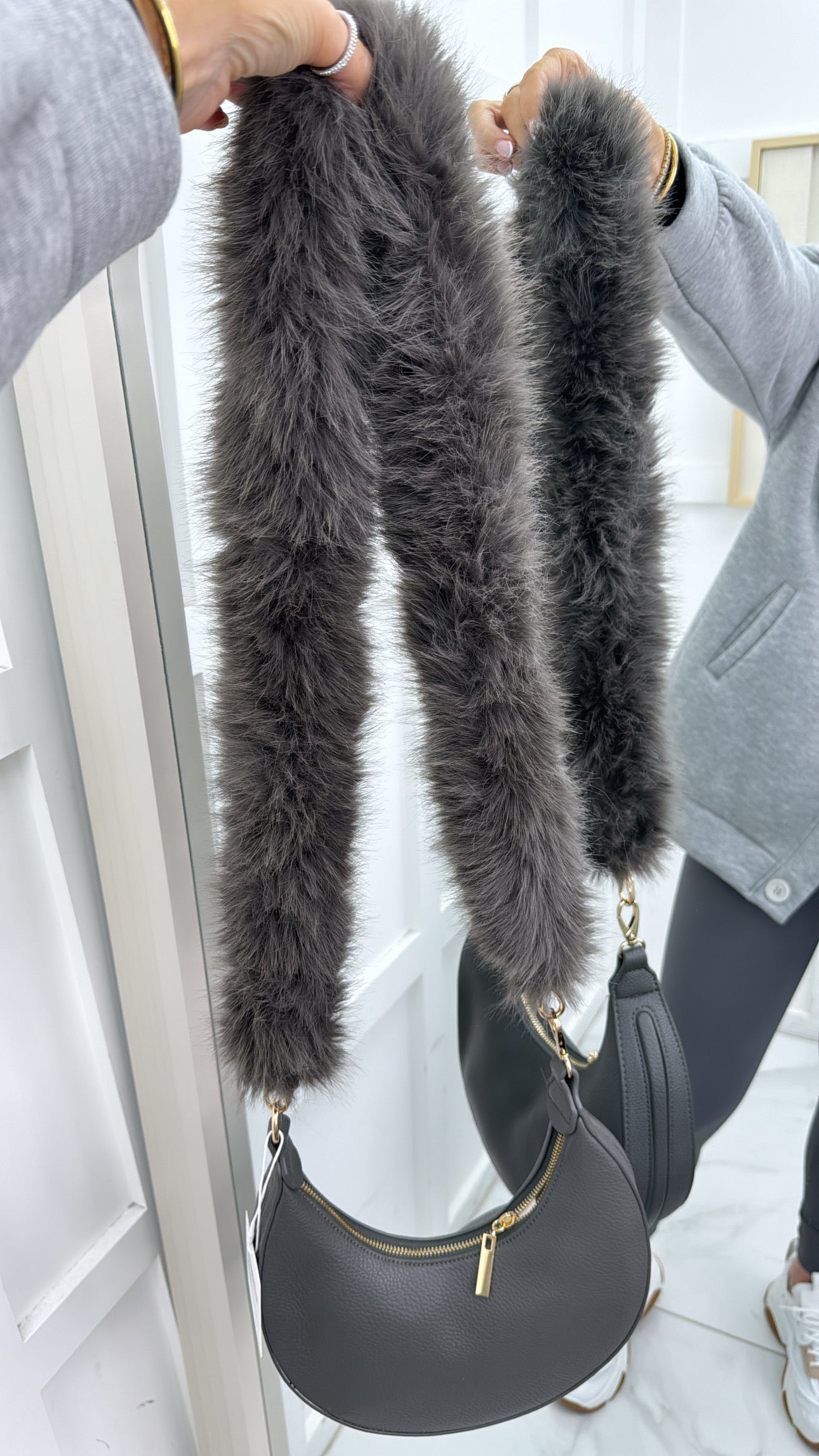 DEMI grey crossbody bag with faux fur strap