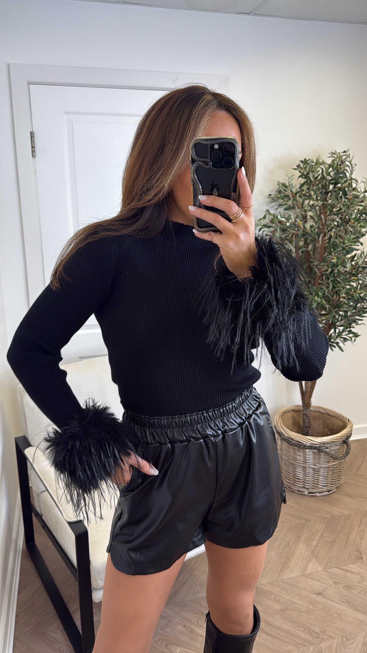 MILLY black ribbed top with fluffy cuffs