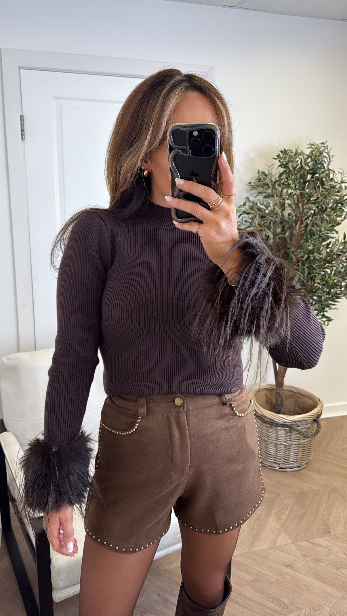 MILLY brown ribbed top with fluffy cuffs