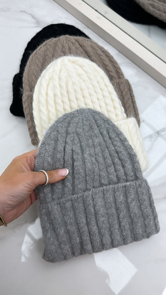 CECE grey soft cable knit hat