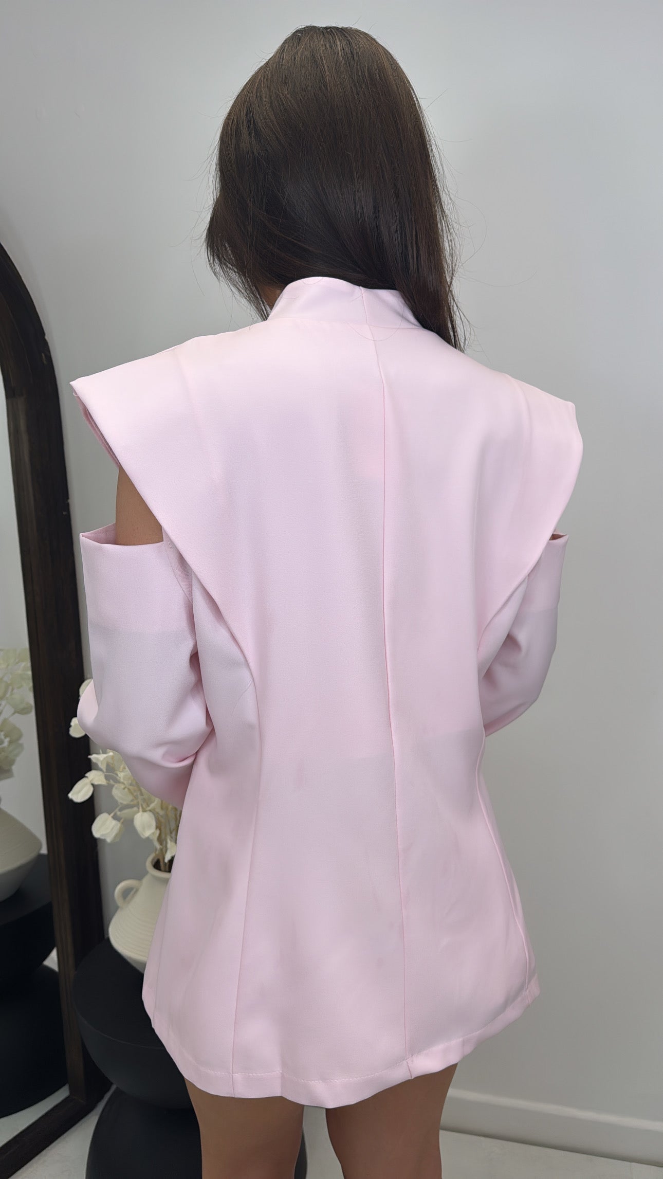 MAE pink blazer with cutout sleeves