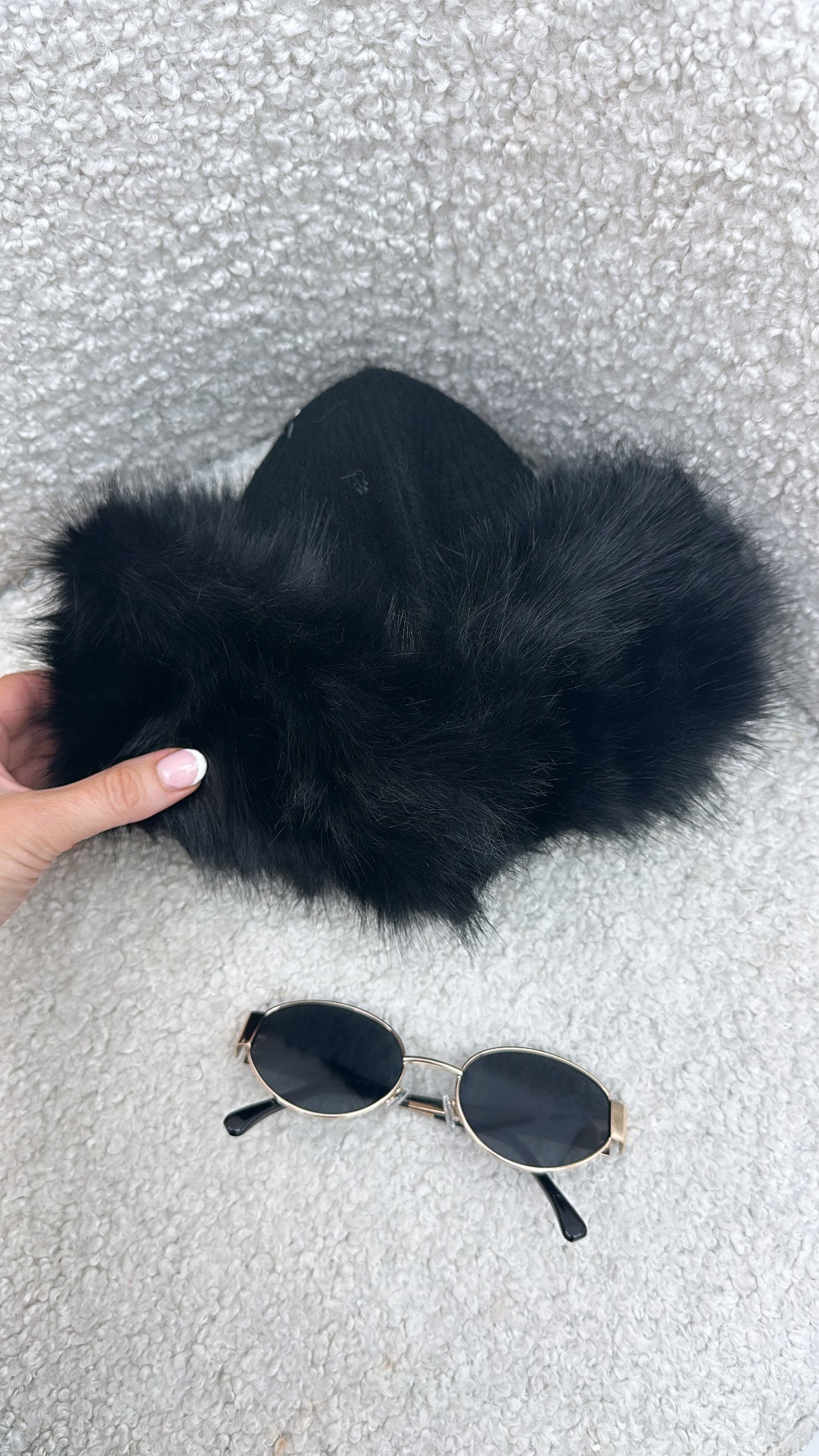 EFFIE black knitted faux fur trim hat