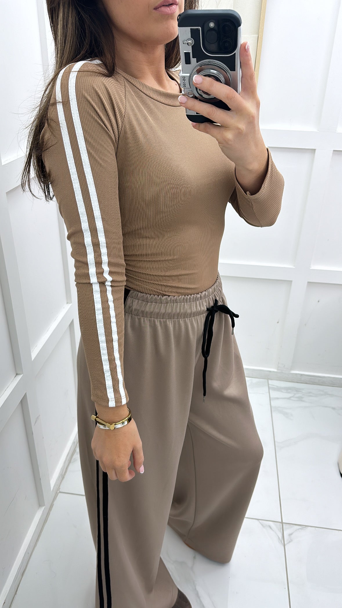 LOTTIE camel with white contrast stripe ruched top