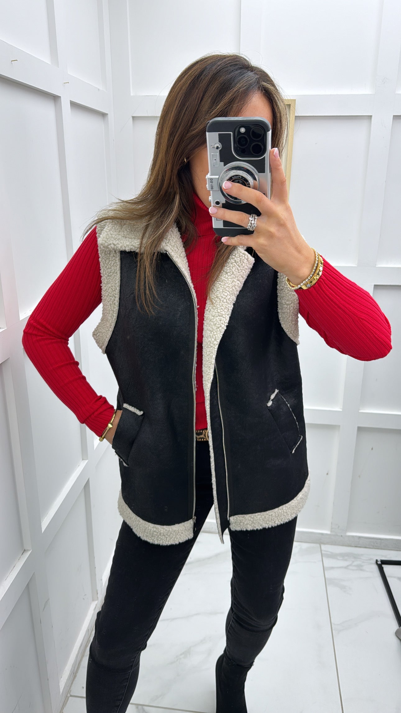 ELIZA black faux shearling gilet