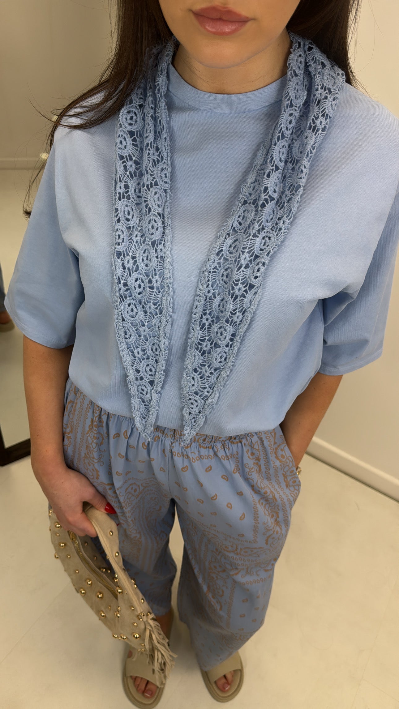 BETH blue t-shirt with removable crochet neck tie