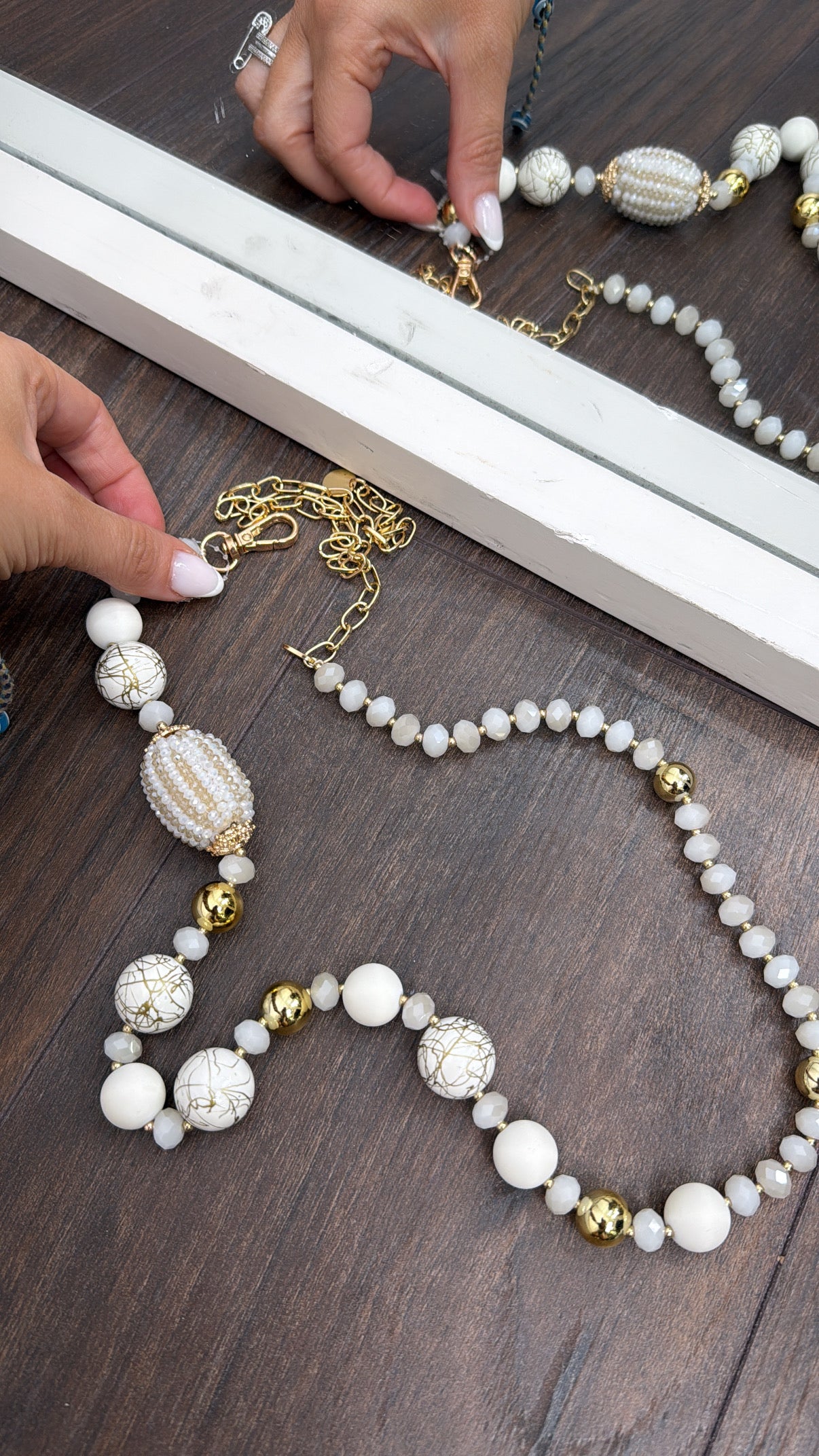 MOLLY white beaded belt