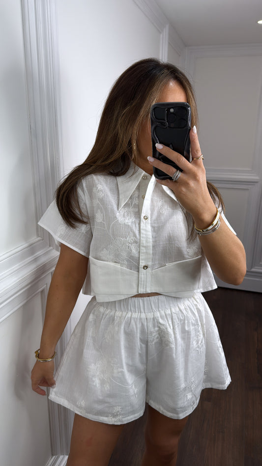 GEMMA white statement collar co-ord