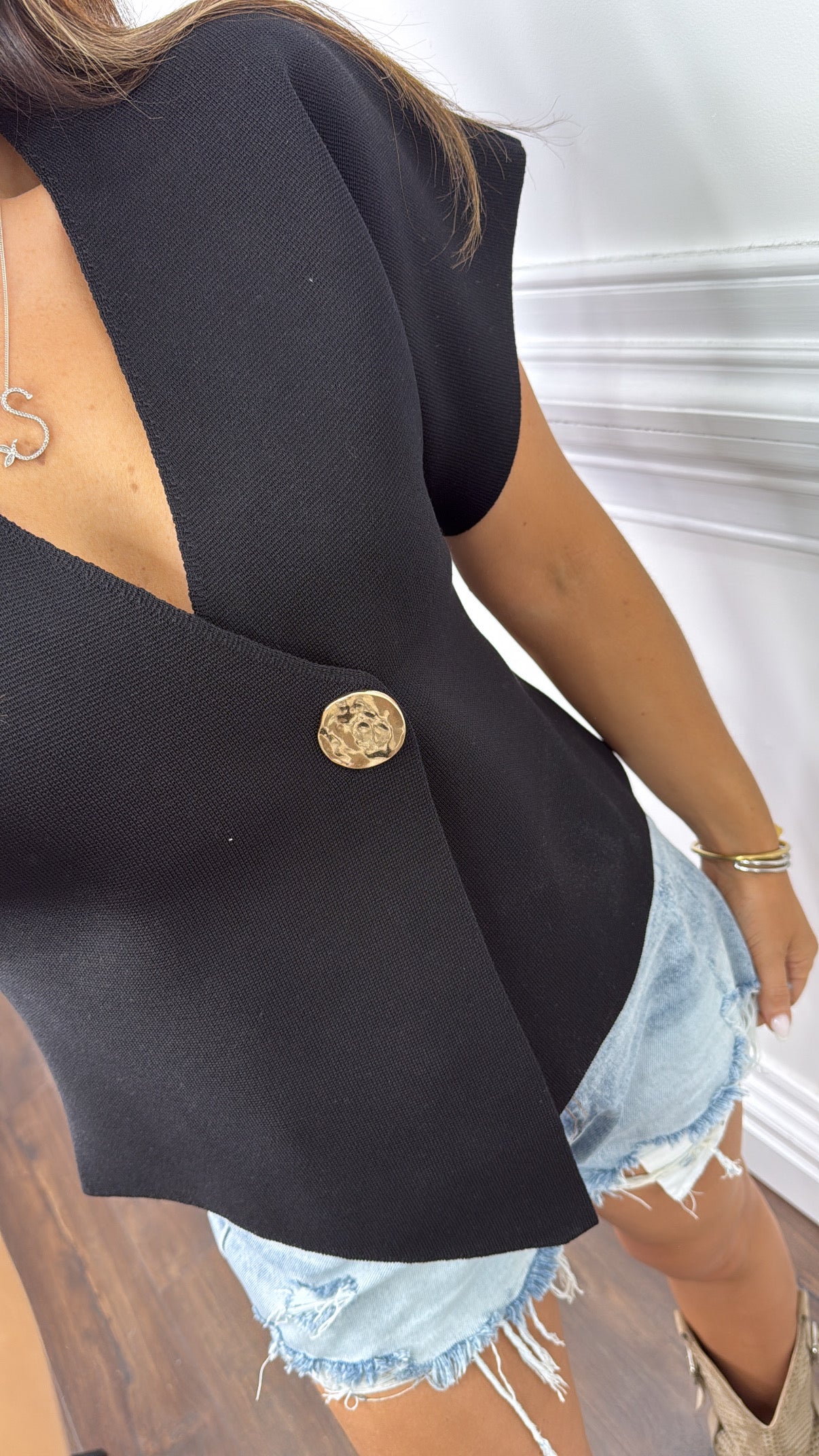 ALICE black gold button top
