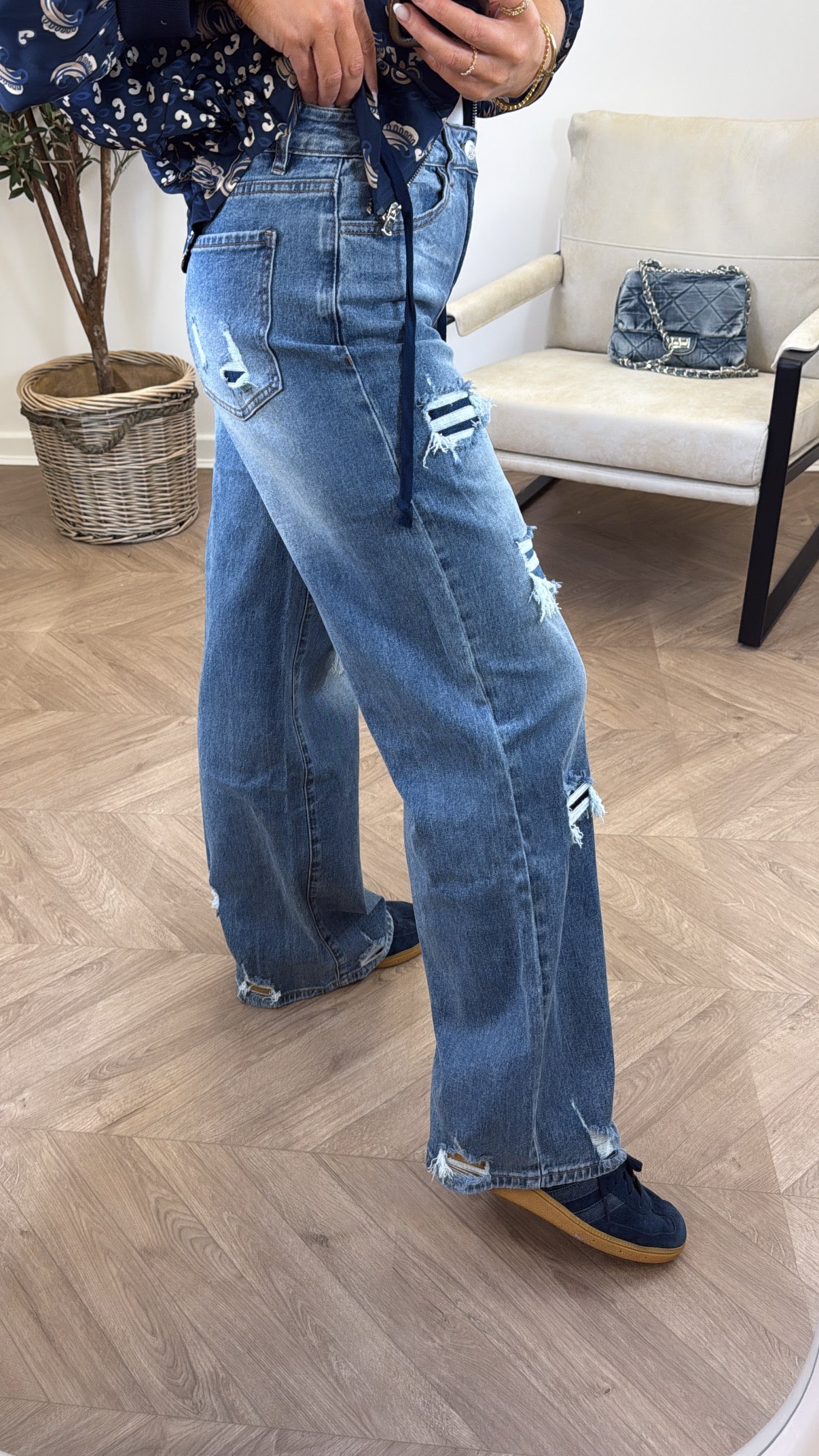 LIZZY blue ripped detail denim jeans