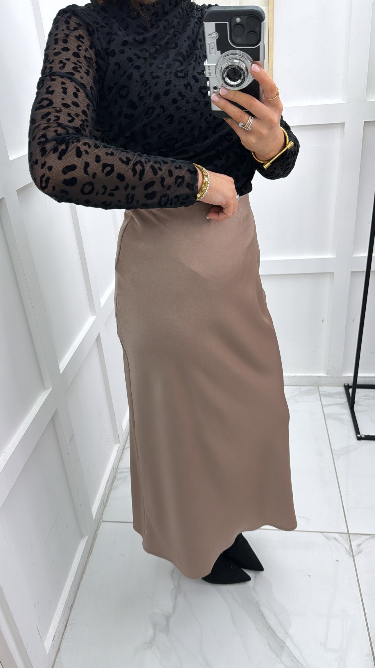 CLAUDIA taupe satin midi skirt