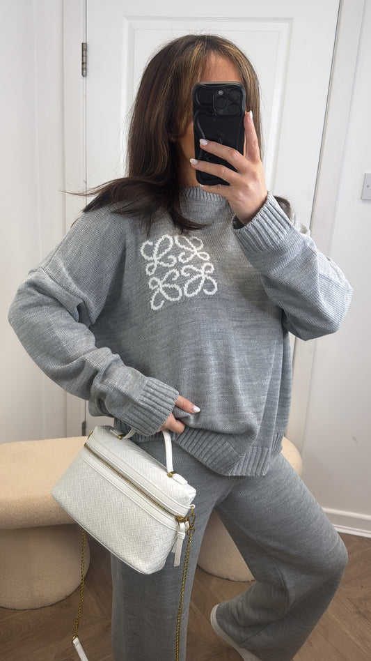 ASHLEY grey oversized knitted jumper and joggers co-ord