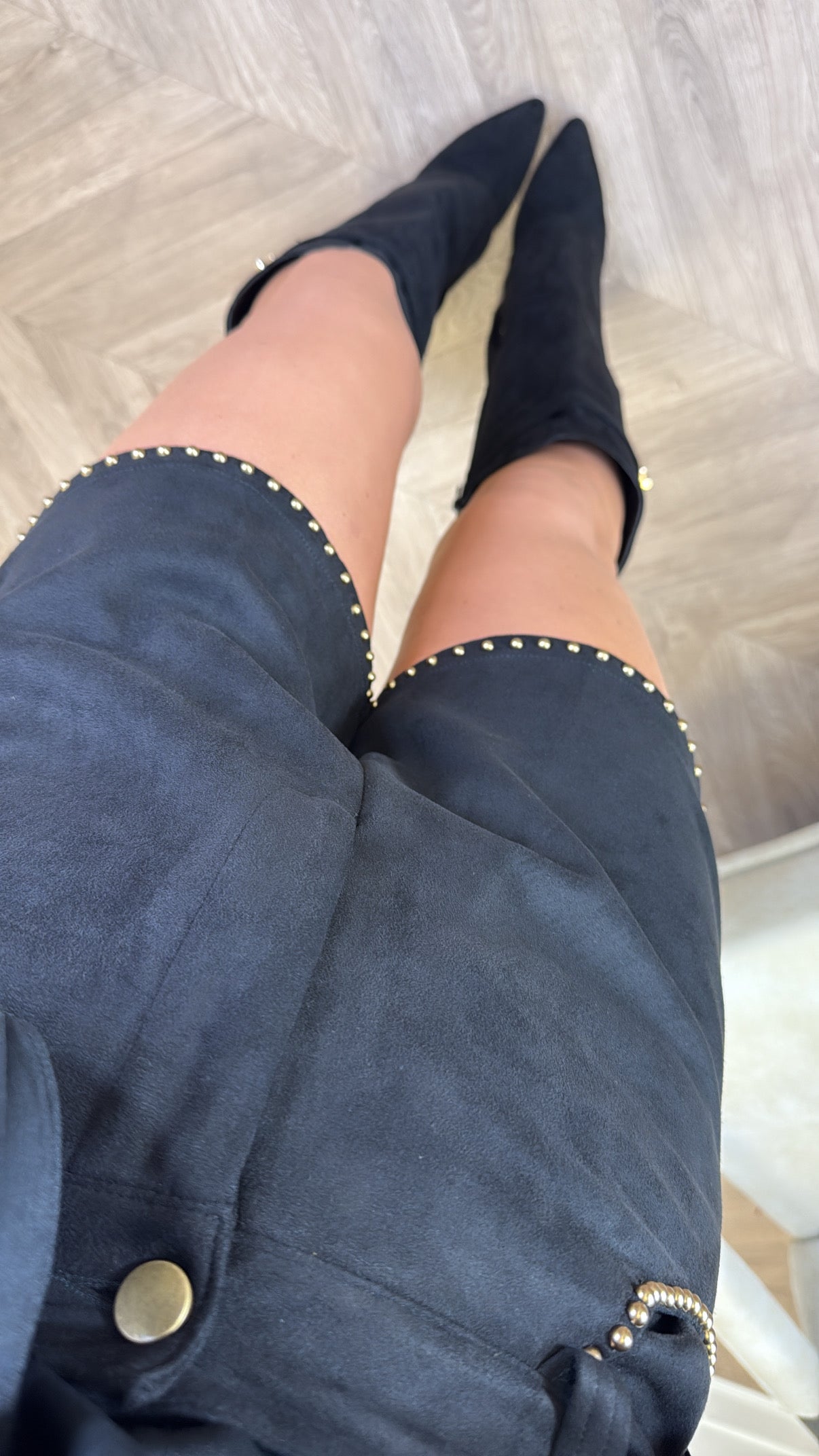 CINDY black soft faux suede shorts