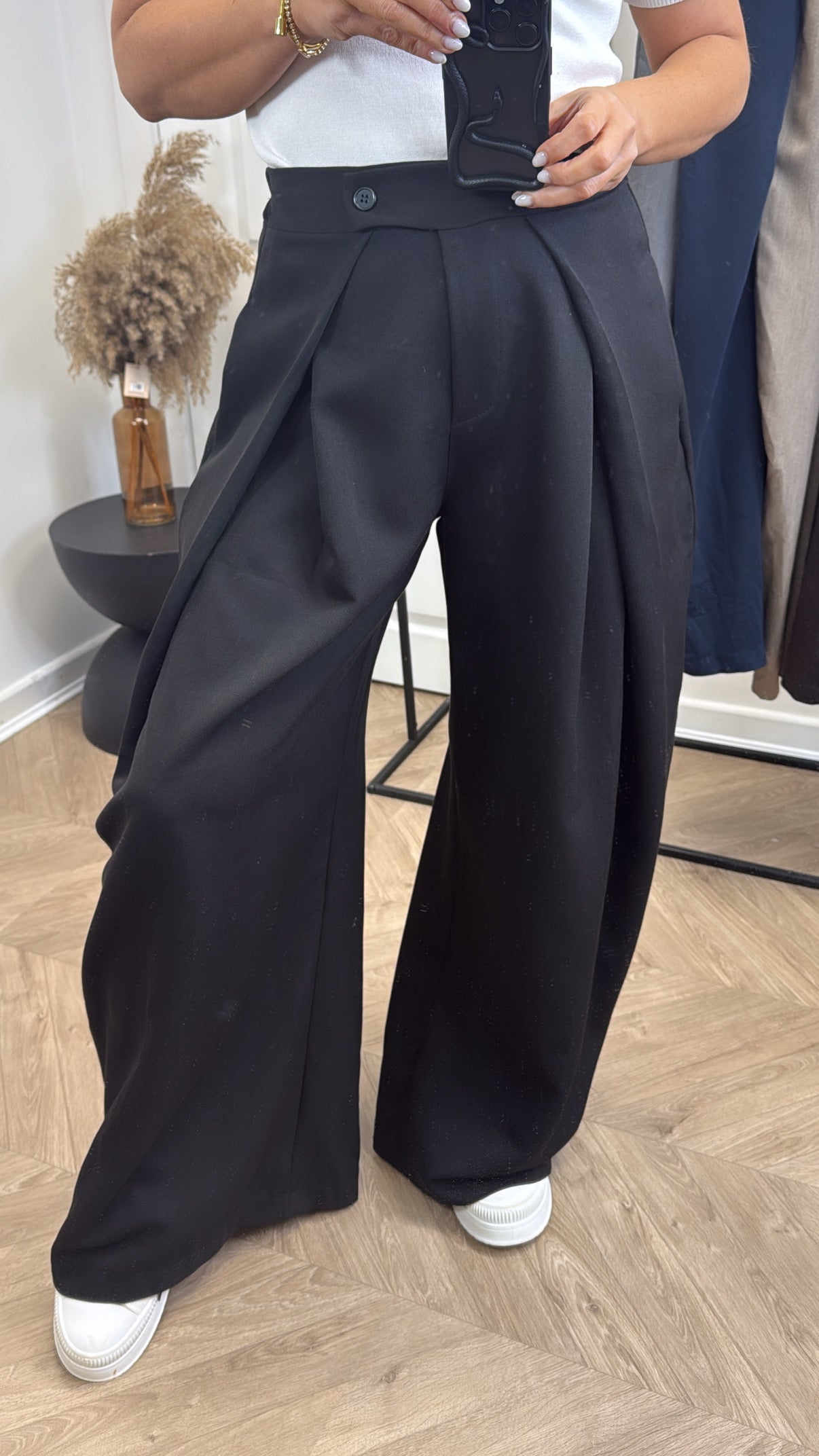 TANYA black flowing trousers with stretchy waistband