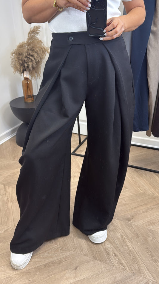TANYA black flowing trousers with stretchy waistband