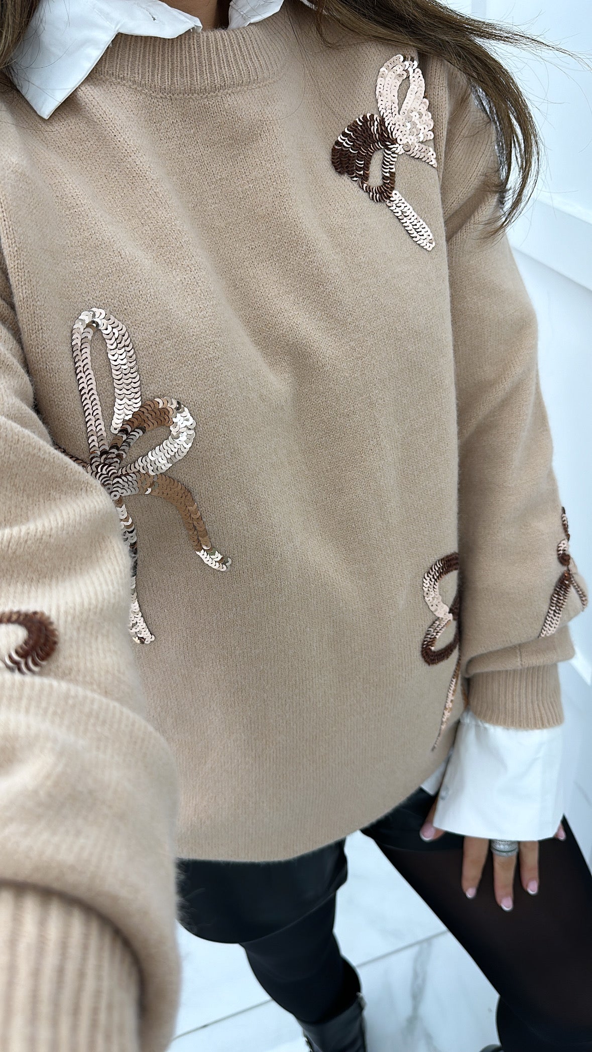 JAZMINE camel knit jumper with sequin bows