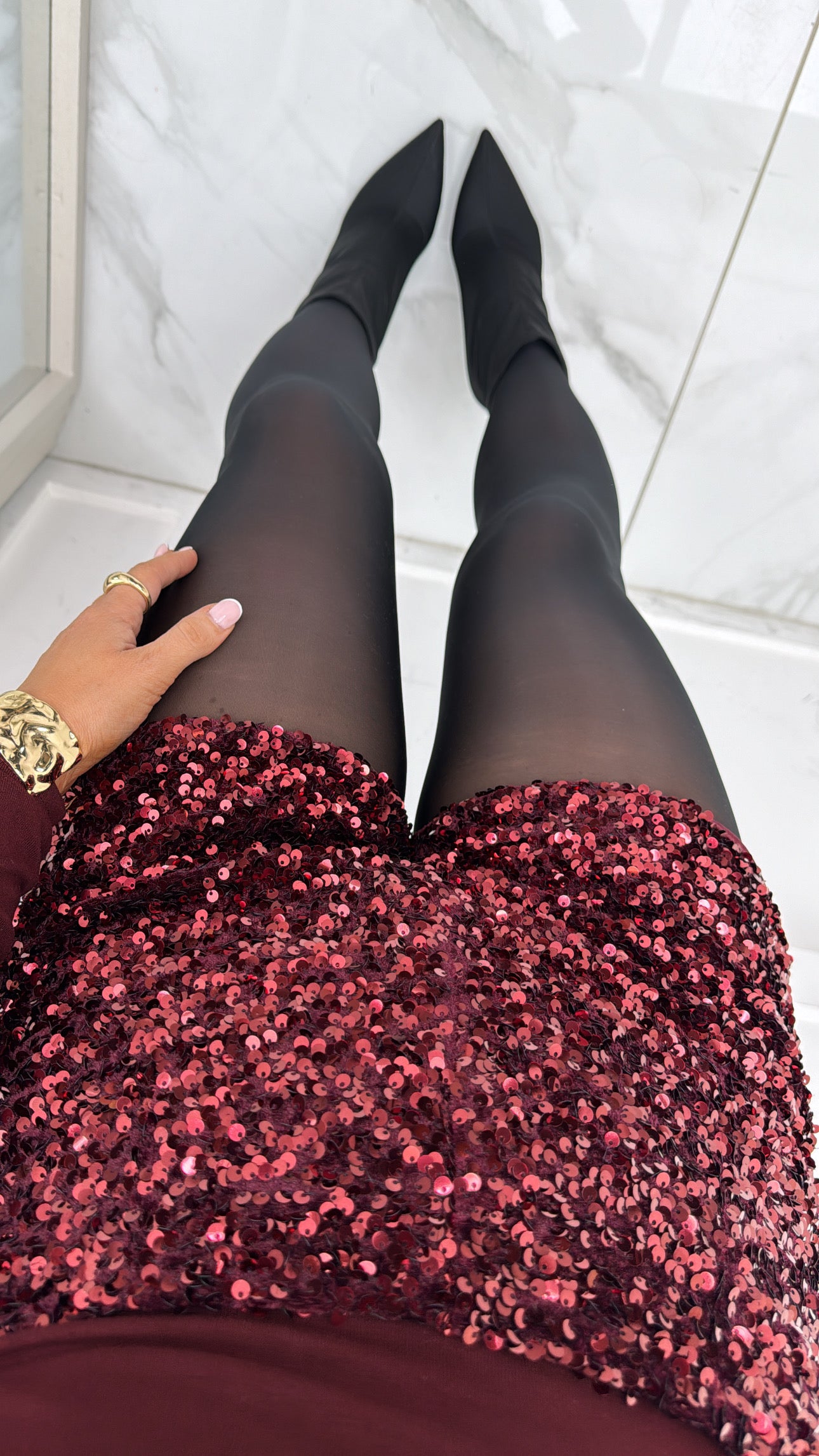 SASKIA burgundy sequin hot pants