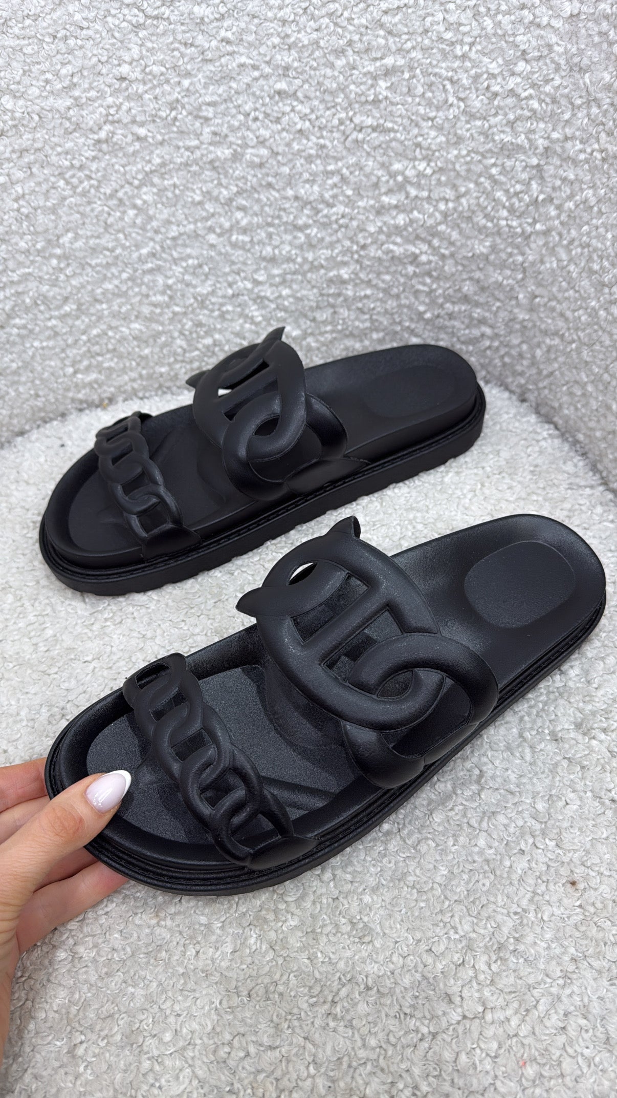 MYA black faux leather chain design sliders