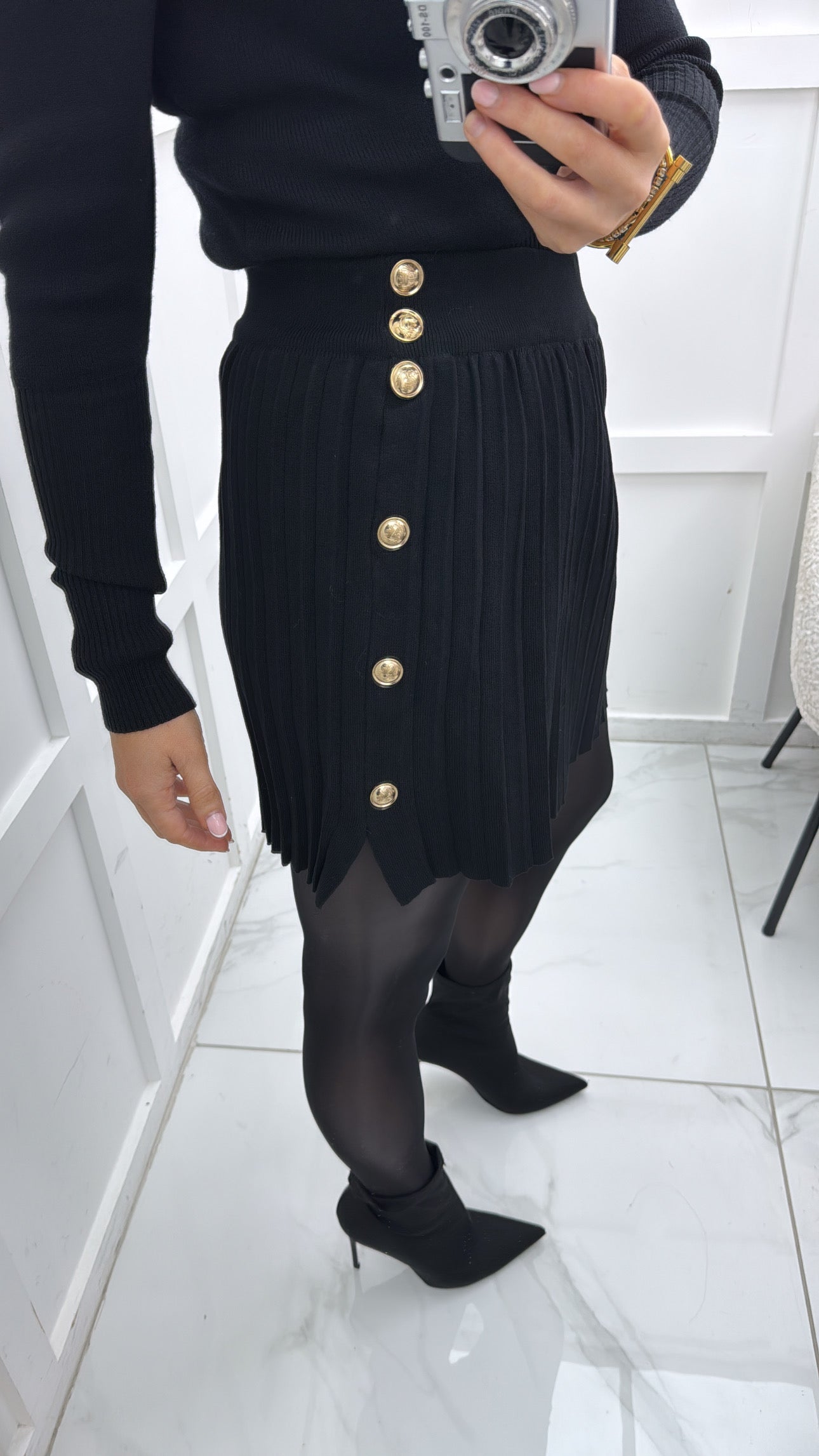 HEIDI black pleated knit skirt