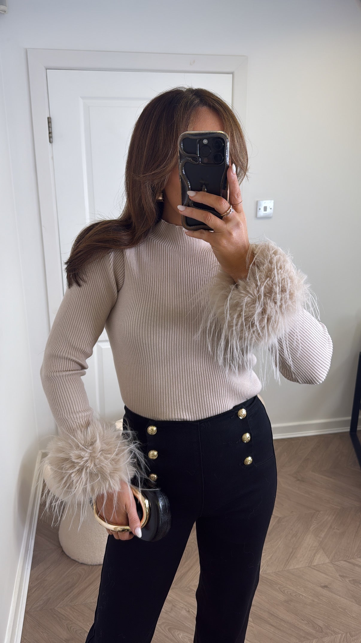 MILLY beige ribbed top with fluffy cuffs