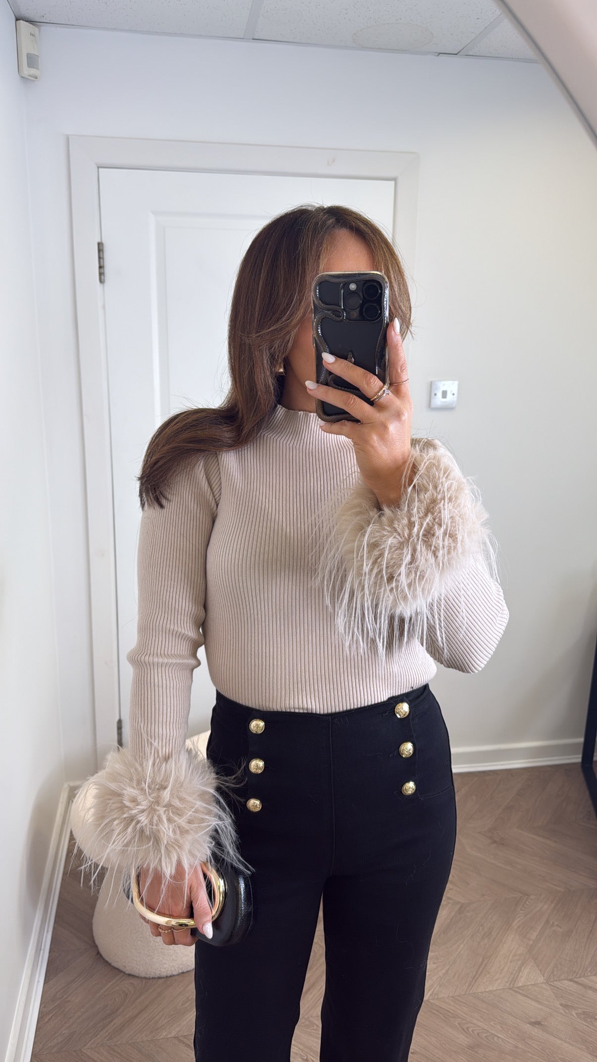 MILLY beige ribbed top with fluffy cuffs