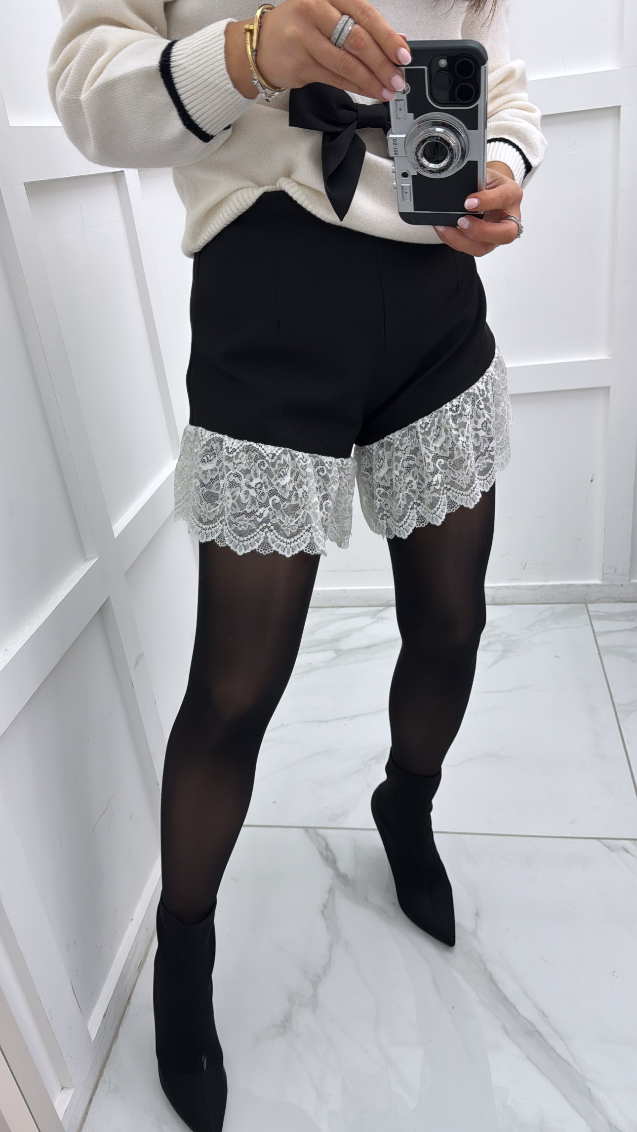 MEGAN black shorts with white lace trim