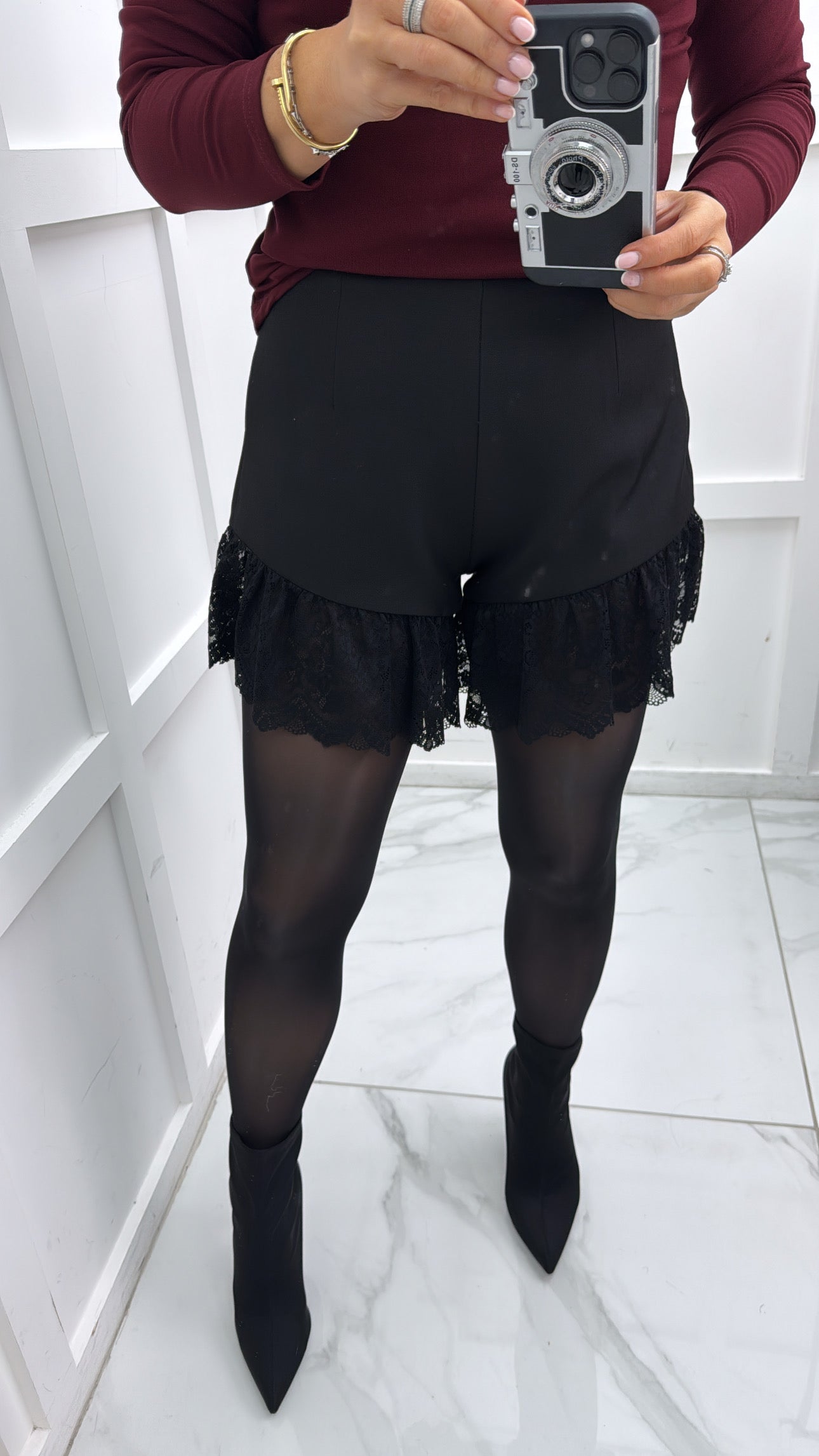 MEGAN black shorts with lace trim