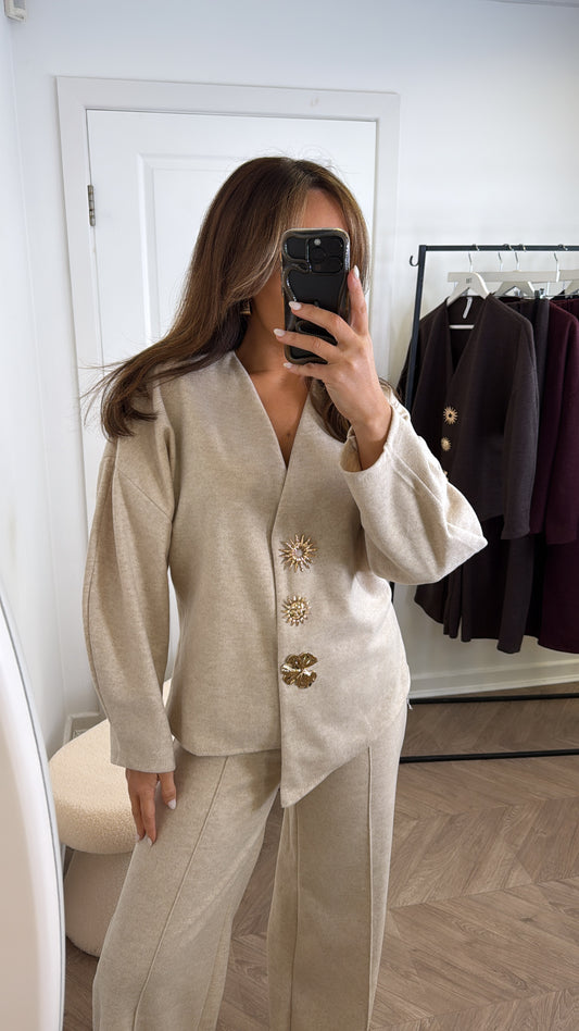 MARGOT beige cosy gold brooch detail co-ord