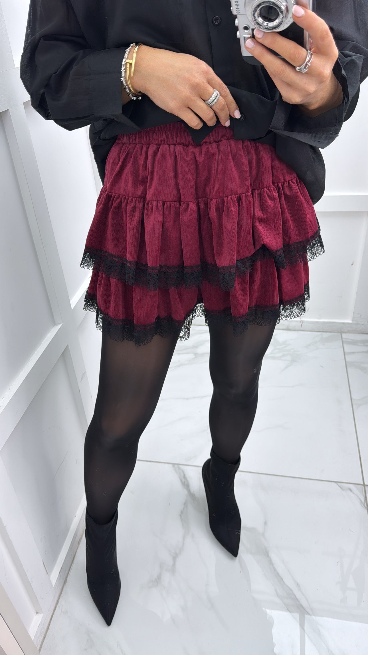 LIA burgundy lace trim tiered skort