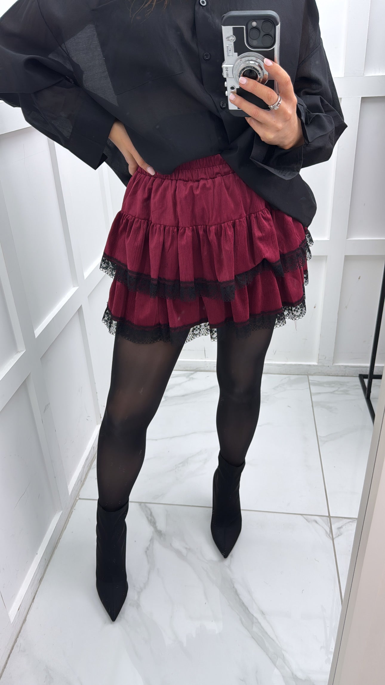 LIA burgundy lace trim tiered skort