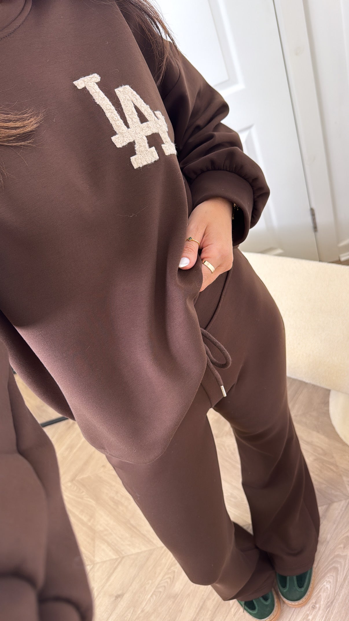 LALA brown sweatshirt logo lounge set