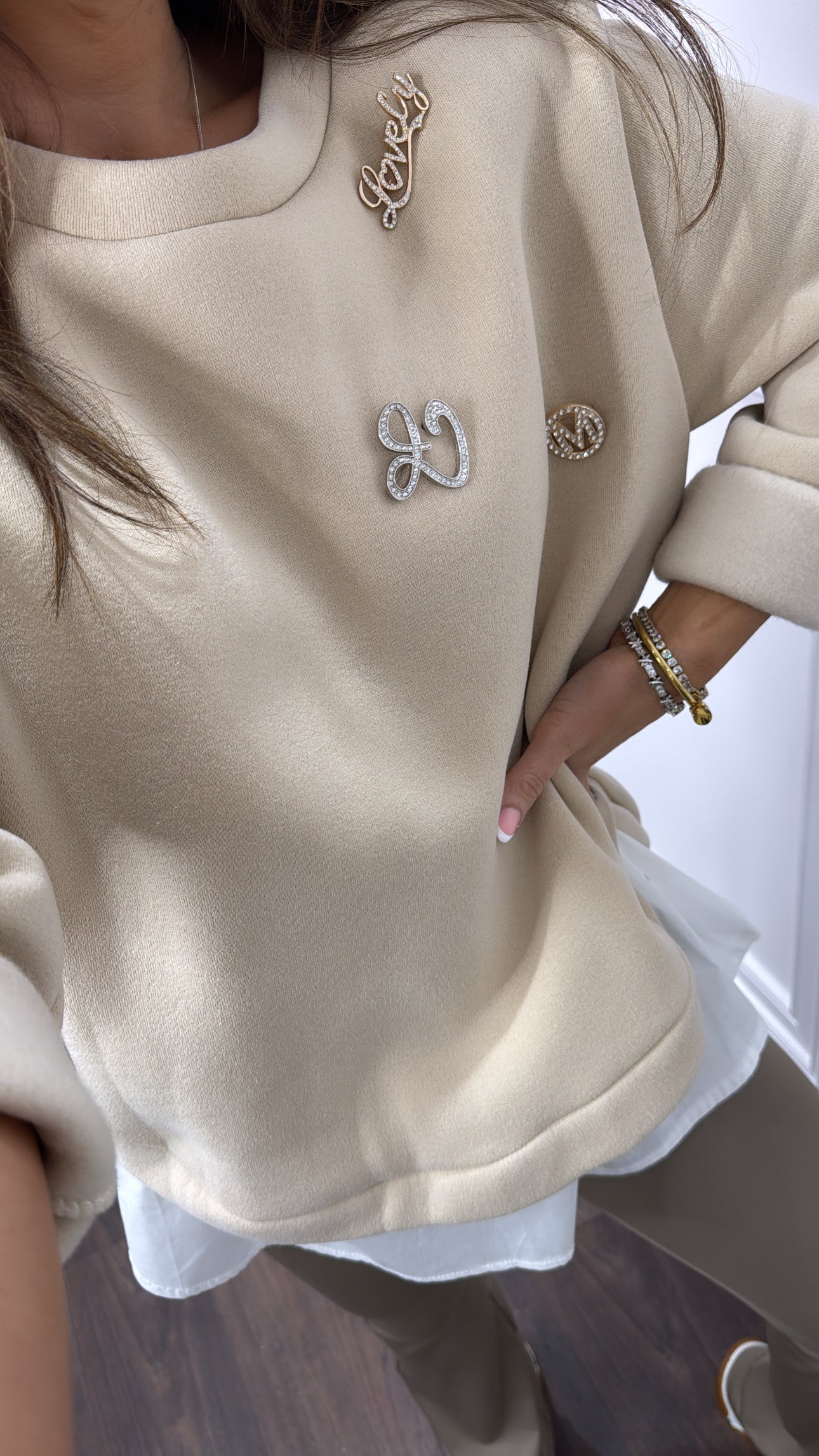 IZZY beige embellished sweatshirt