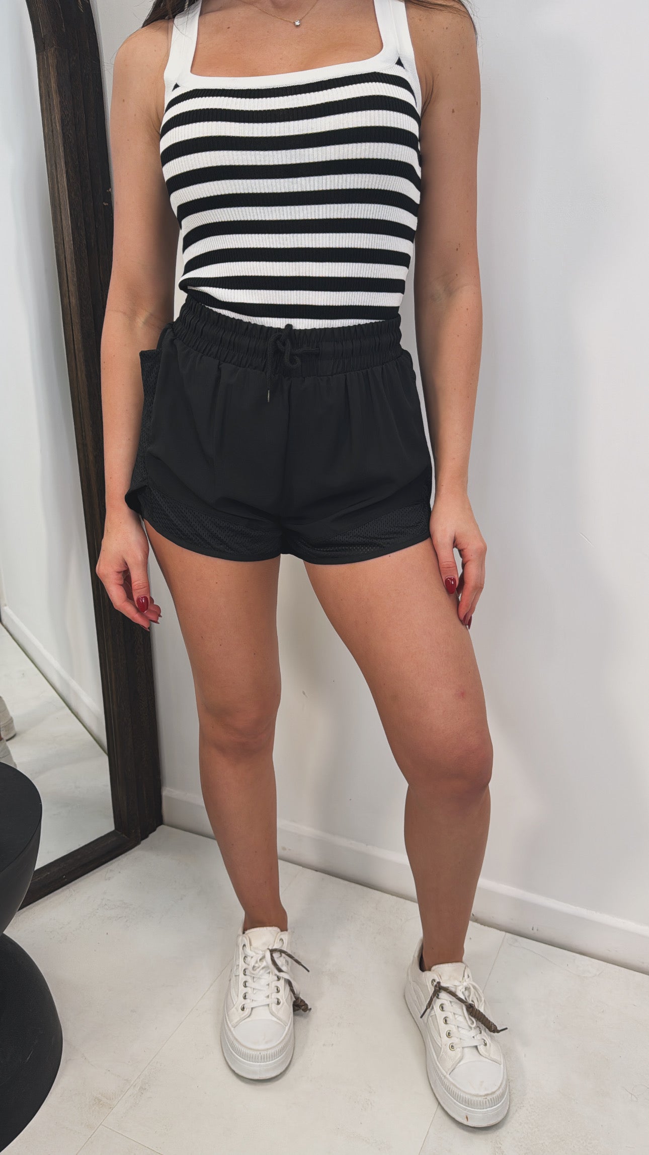 TAMMY black running shorts