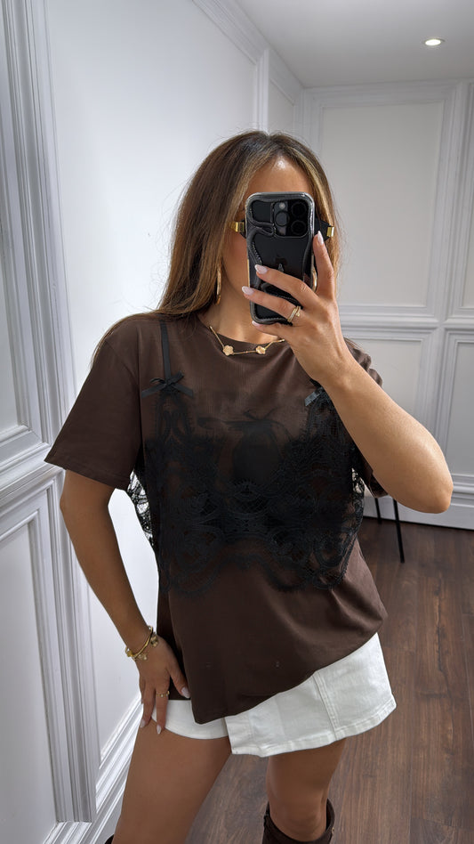 JOANNA brown t-shirt with black print and lace detail