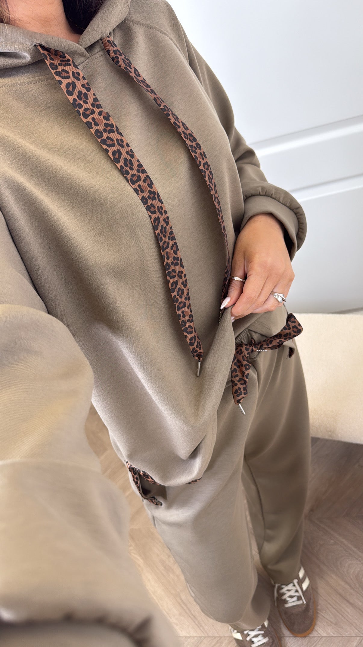 MILA mocha lounge set with leopard ribbon