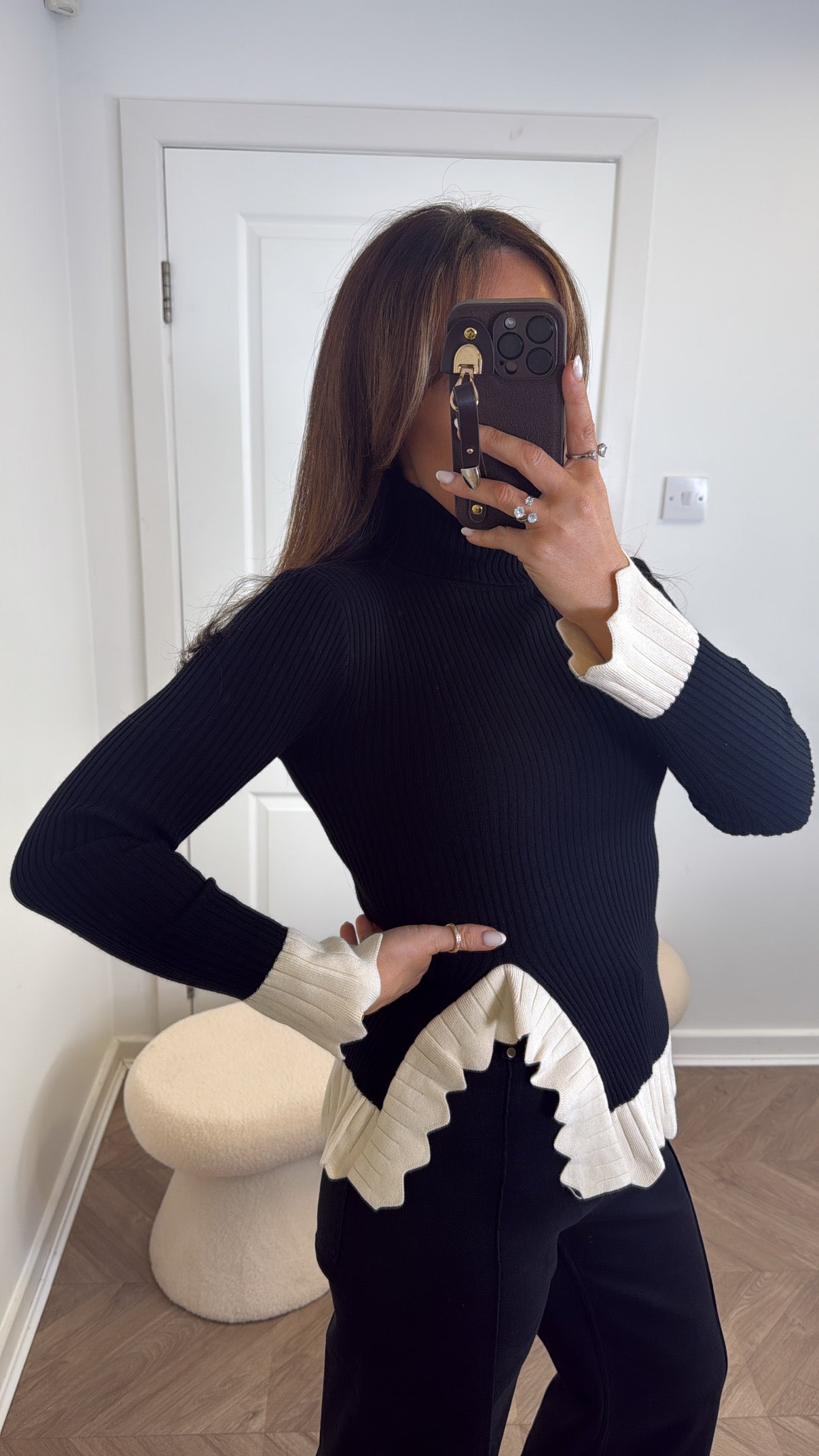 LENA black ribbed polo with cream trim