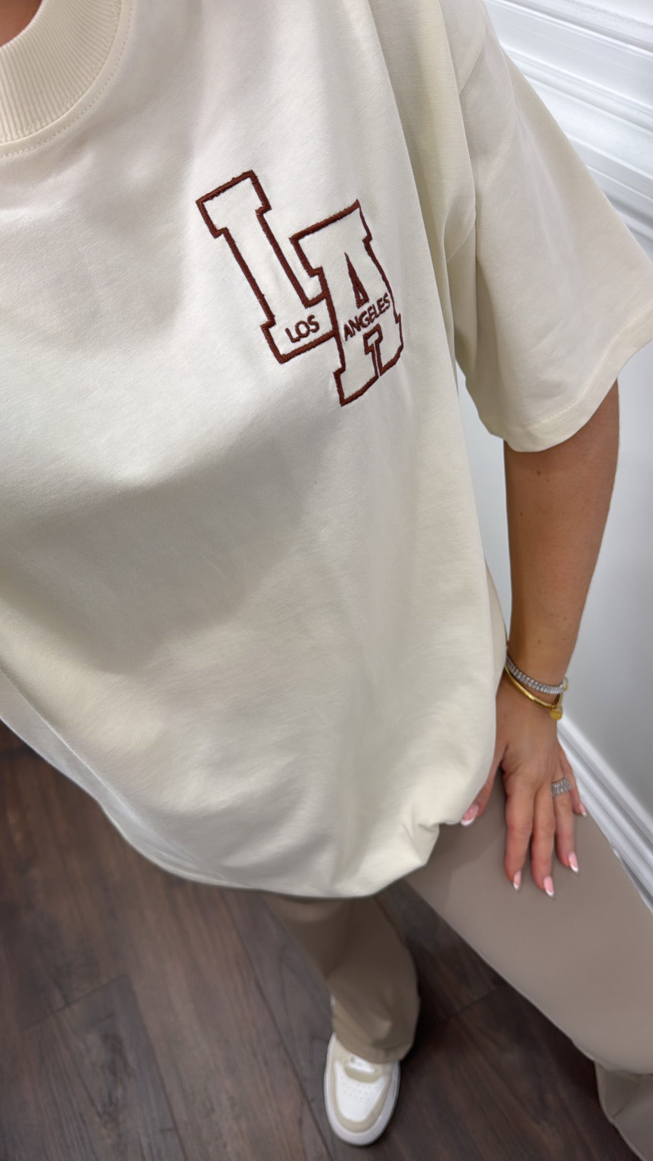 LOS ANGELES cream LA logo oversized t-shirt