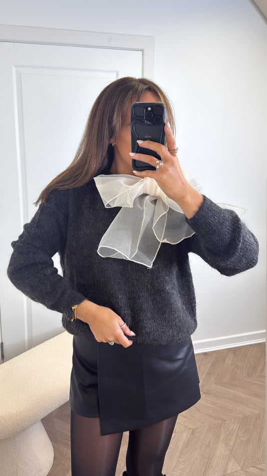 EMILIA black jumper with chiffon oversize bow