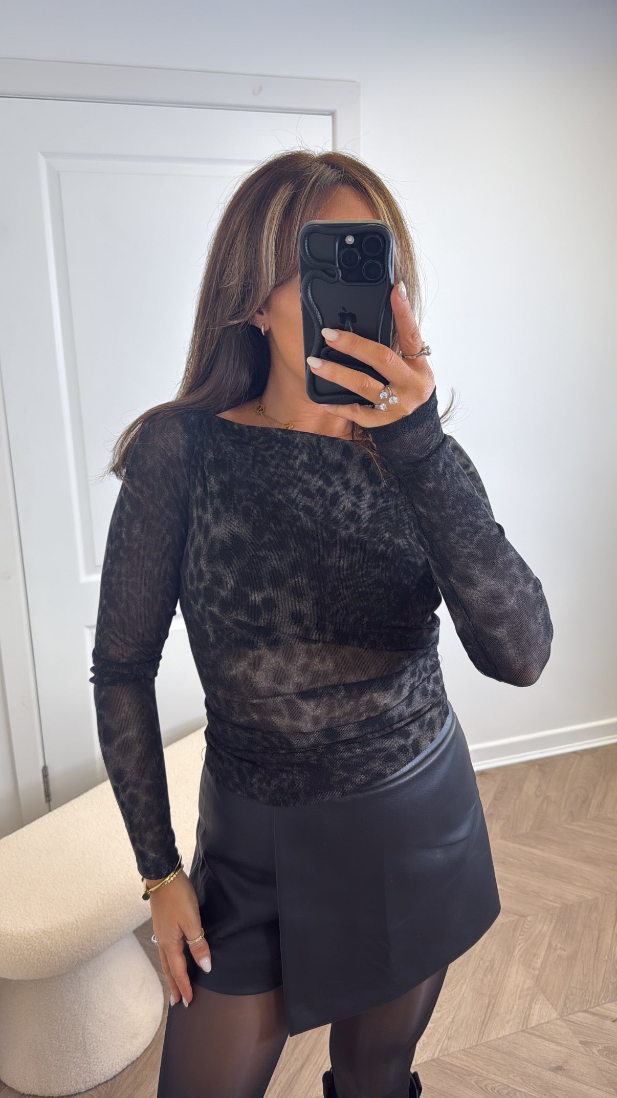 SOPHIA black mesh leopard top