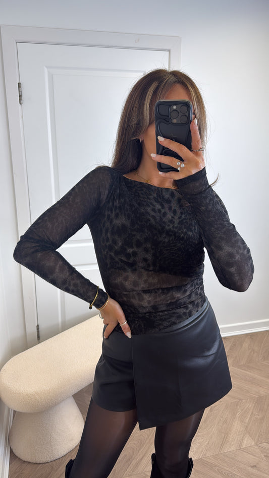 SOPHIA black mesh leopard top