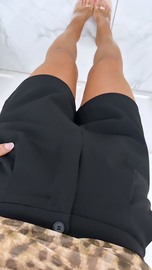 TAMMY black high waist tailored shorts