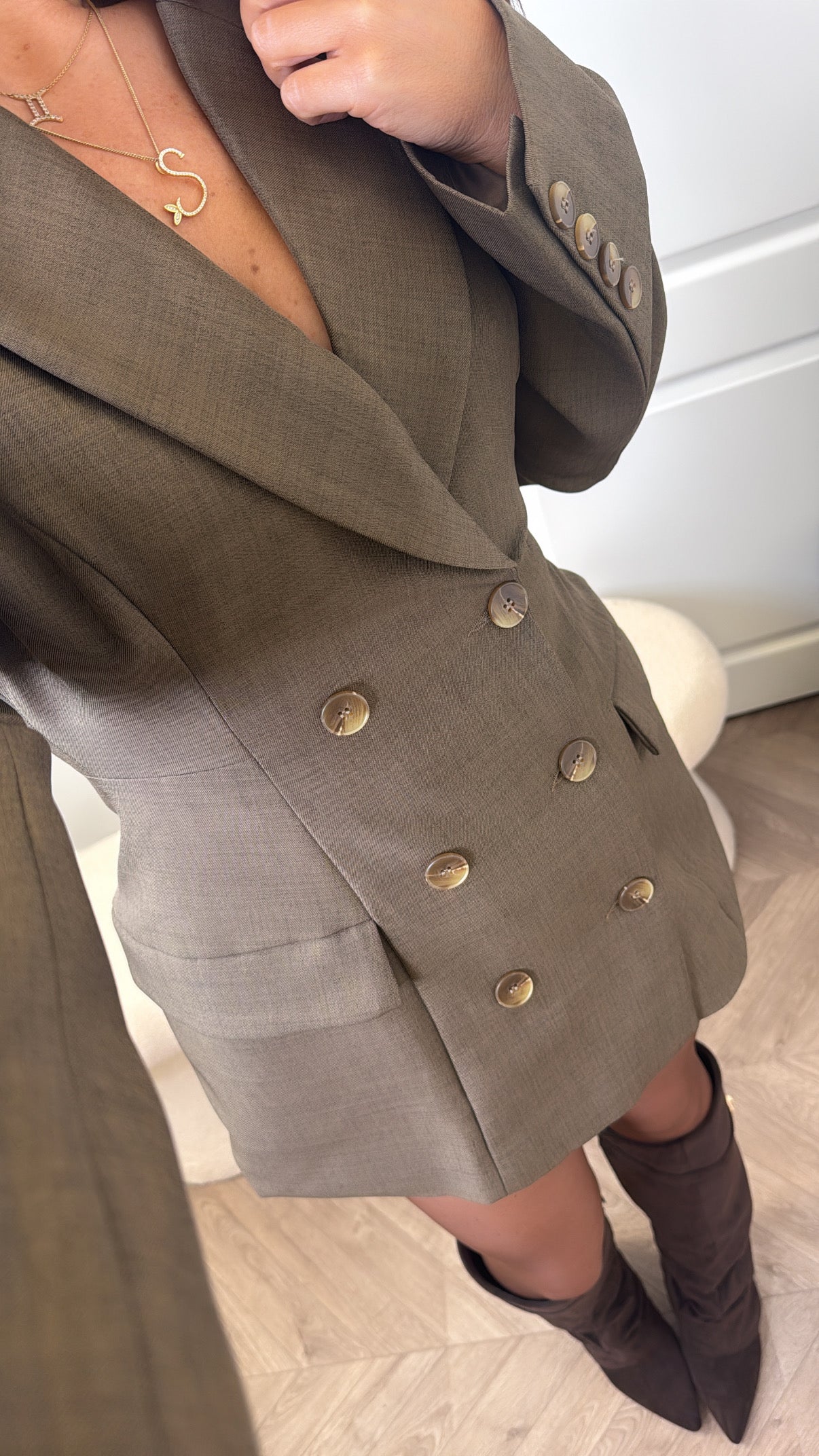 ROCHELLE taupe longline tailored blazer