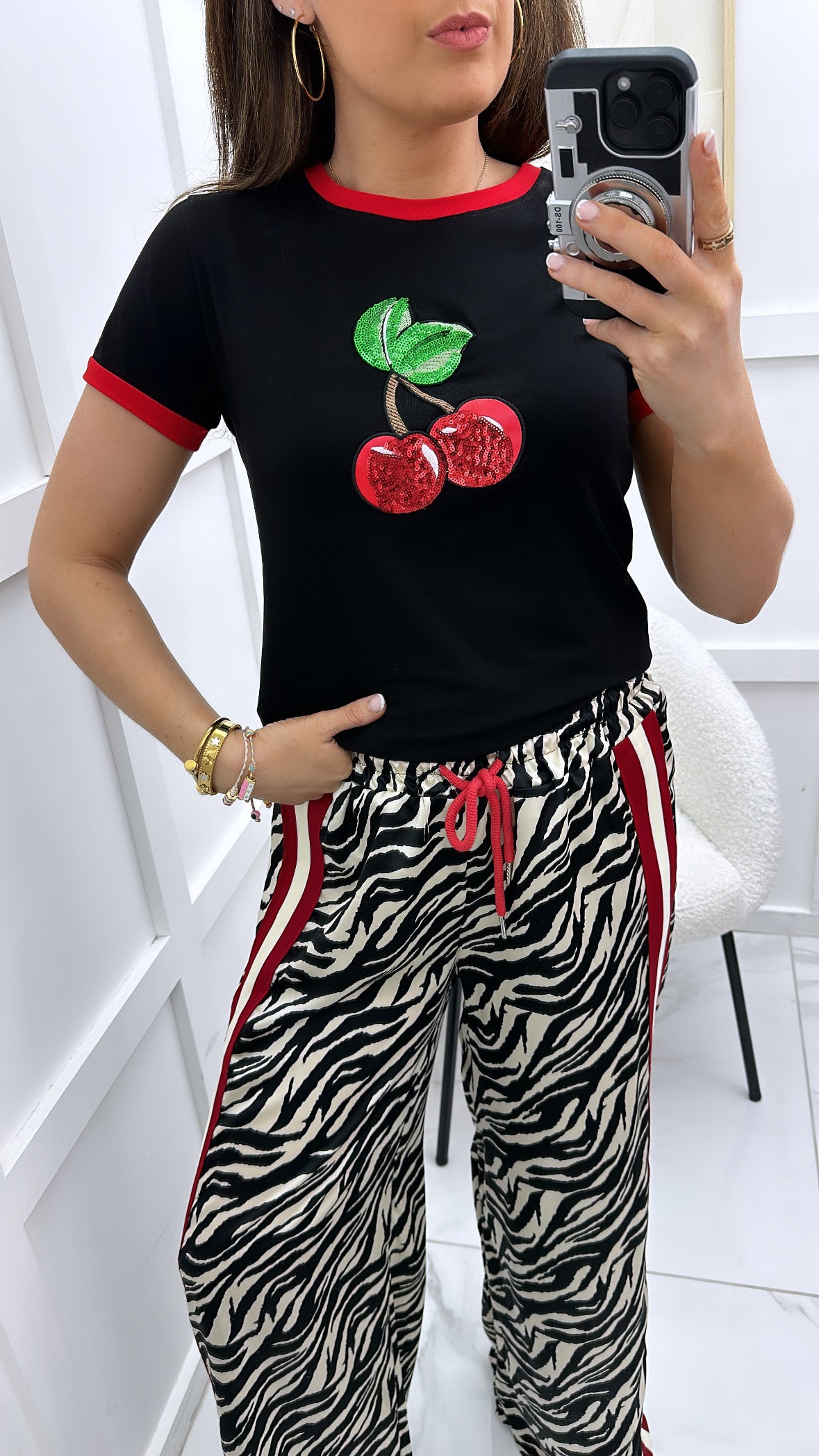 CHERRY black sequin motif t-shirt