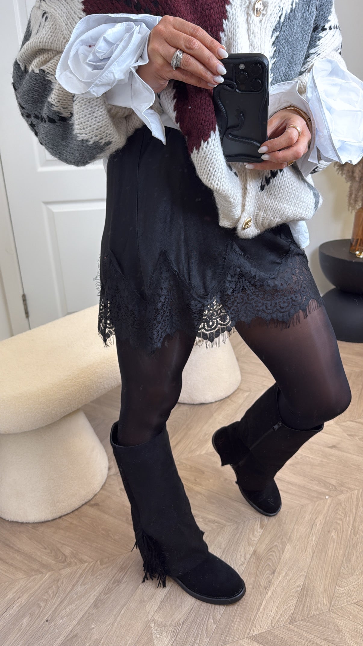 WILMA black lace hem skirt